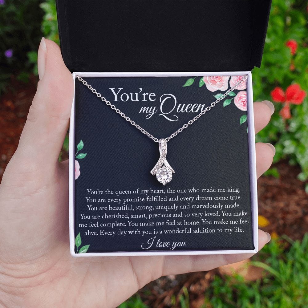 You're my Queen - Alluring Beauty Necklace